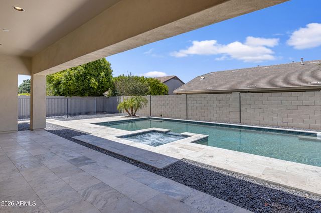 2538 E RAVENSWOOD Drive, Gilbert, AZ 85298