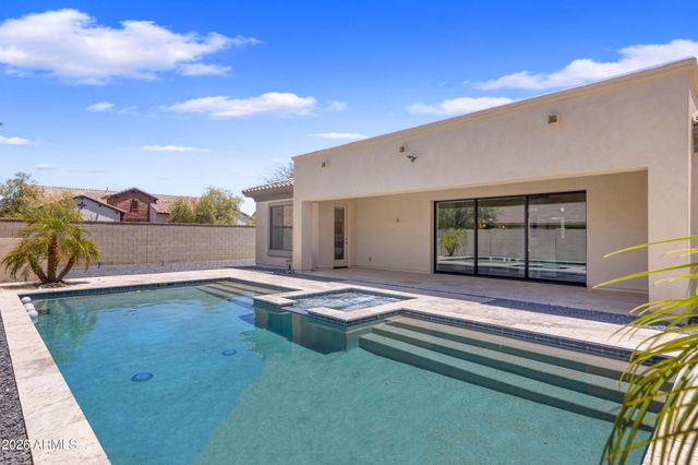 2538 E RAVENSWOOD Drive, Gilbert, AZ 85298