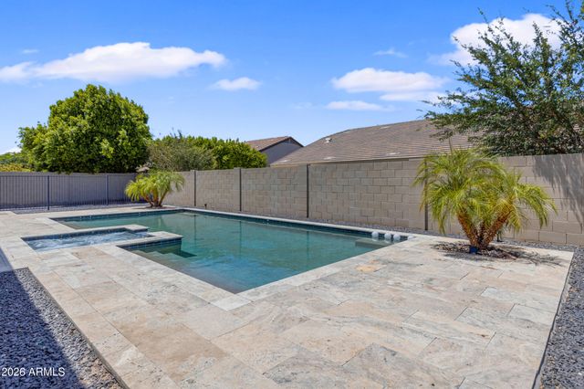 2538 E RAVENSWOOD Drive, Gilbert, AZ 85298