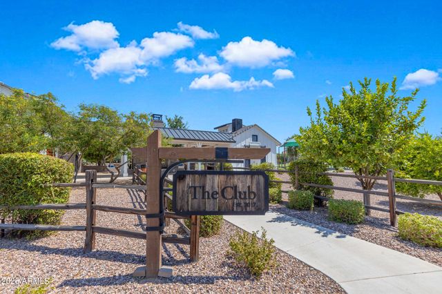 2538 E RAVENSWOOD Drive, Gilbert, AZ 85298