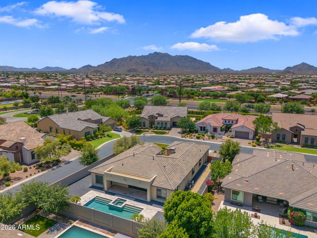 2538 E RAVENSWOOD Drive, Gilbert, AZ 85298