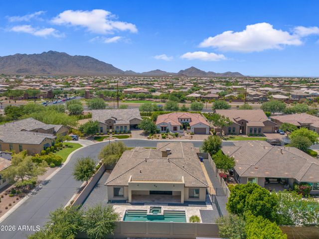 2538 E RAVENSWOOD Drive, Gilbert, AZ 85298