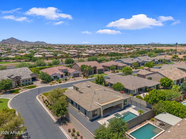 2538 E RAVENSWOOD Drive, Gilbert, AZ 85298