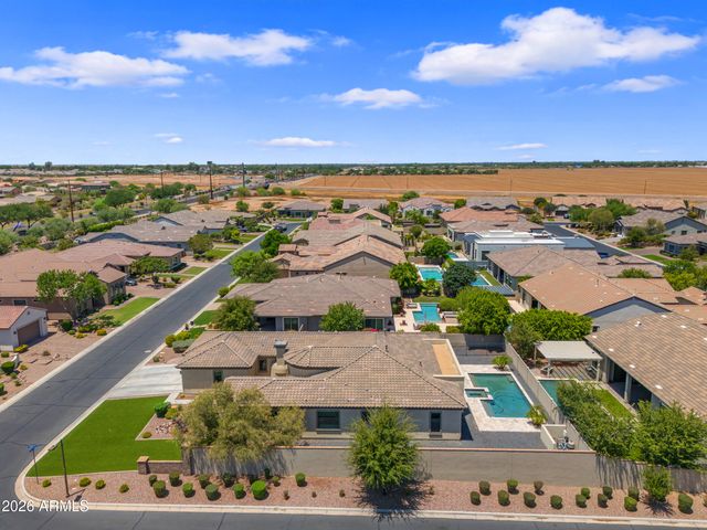 2538 E RAVENSWOOD Drive, Gilbert, AZ 85298