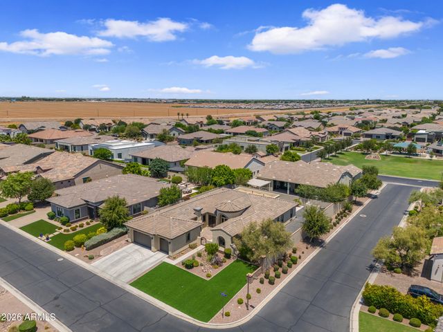 2538 E RAVENSWOOD Drive, Gilbert, AZ 85298