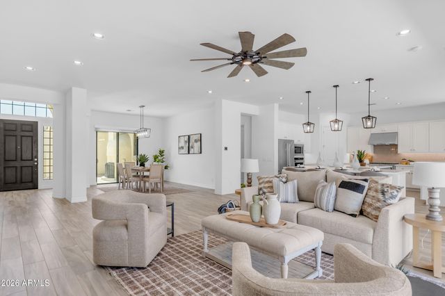 2538 E RAVENSWOOD Drive, Gilbert, AZ 85298