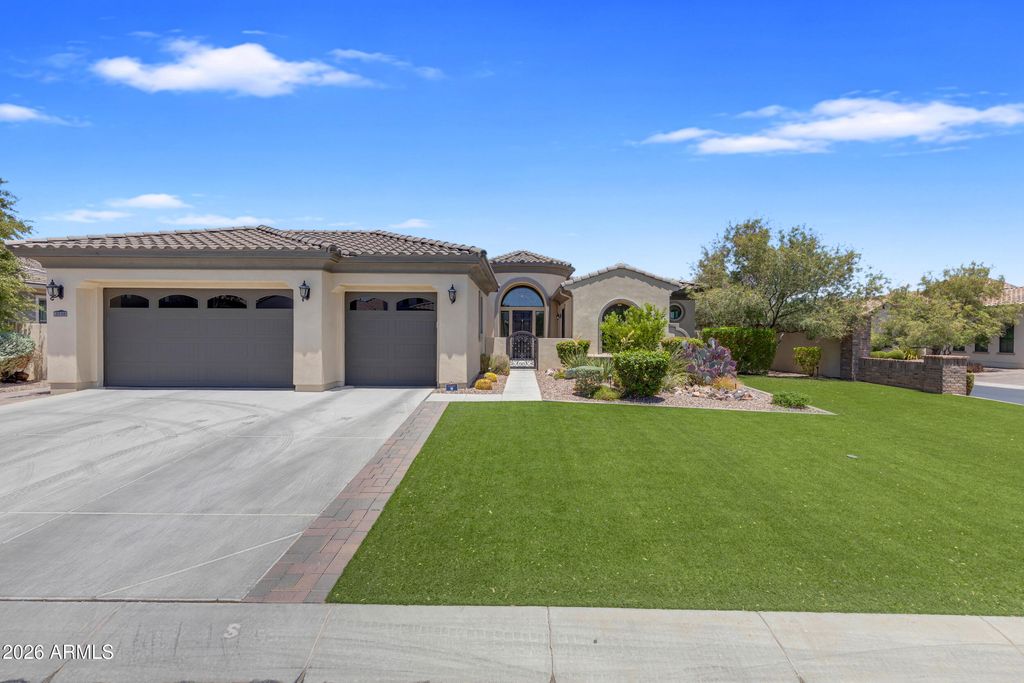 2538 E RAVENSWOOD Drive, Gilbert, AZ 85298 — photo 5