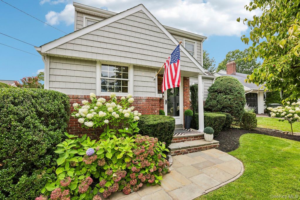76 Highfield Avenue, Port Washington, NY 11050 — photo 4