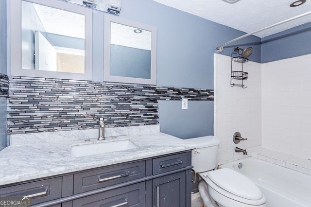 7300 Buck Creek Drive, Fairburn, GA 30213