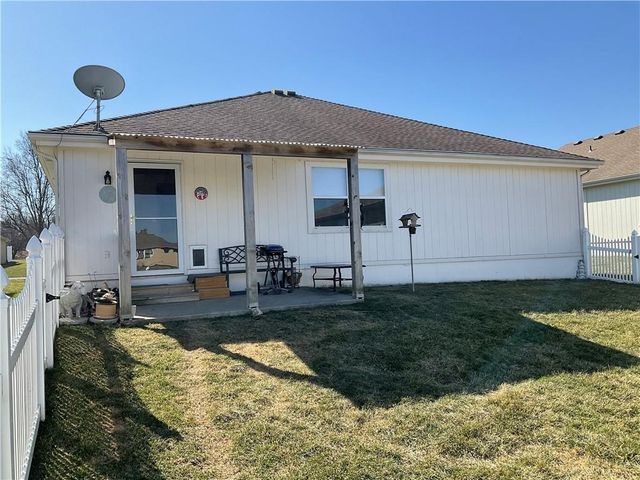 702 Twilight Court, Raymore, MO 64083