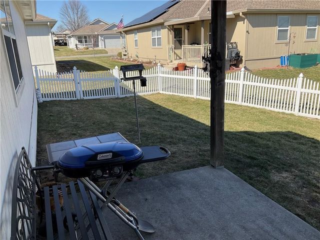 702 Twilight Court, Raymore, MO 64083