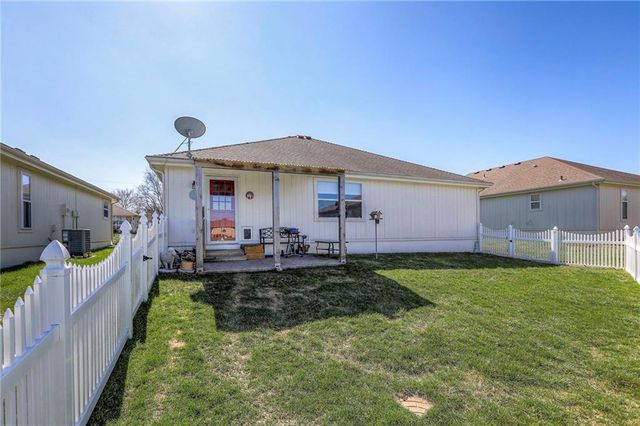 702 Twilight Court, Raymore, MO 64083