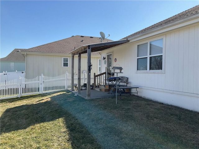 702 Twilight Court, Raymore, MO 64083