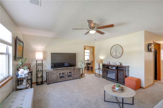 702 Twilight Court, Raymore, MO 64083