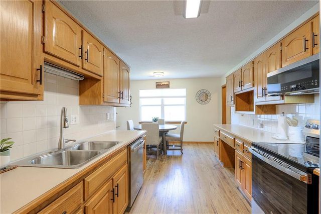 702 Twilight Court, Raymore, MO 64083