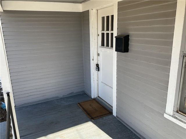 8327 Flora Avenue, Kansas City, MO 64131