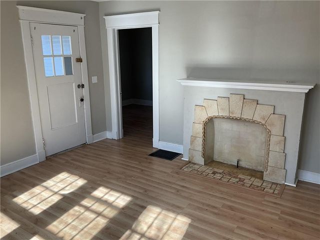 8327 Flora Avenue, Kansas City, MO 64131