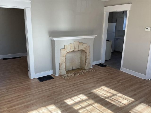 8327 Flora Avenue, Kansas City, MO 64131
