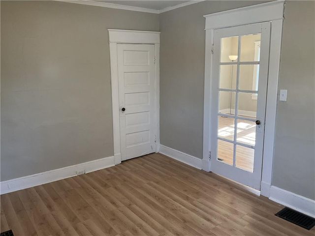 8327 Flora Avenue, Kansas City, MO 64131