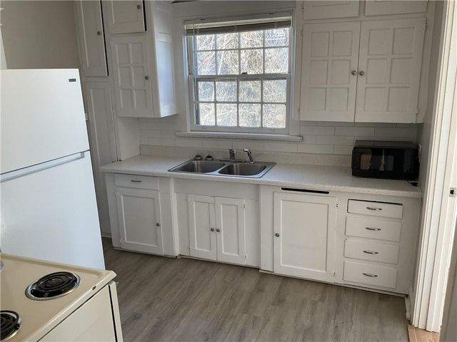 8327 Flora Avenue, Kansas City, MO 64131