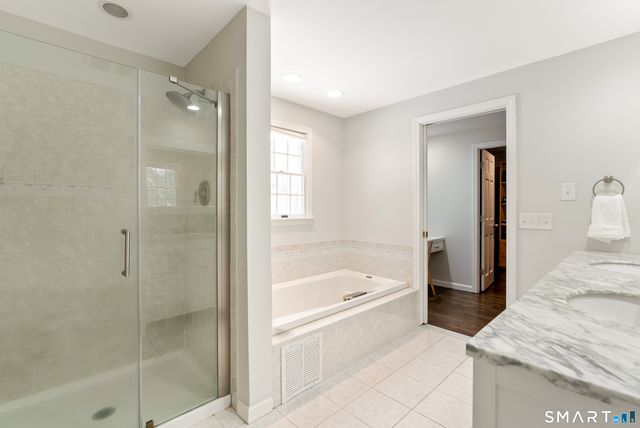 7 Hadley Drive, Avon, CT 06001