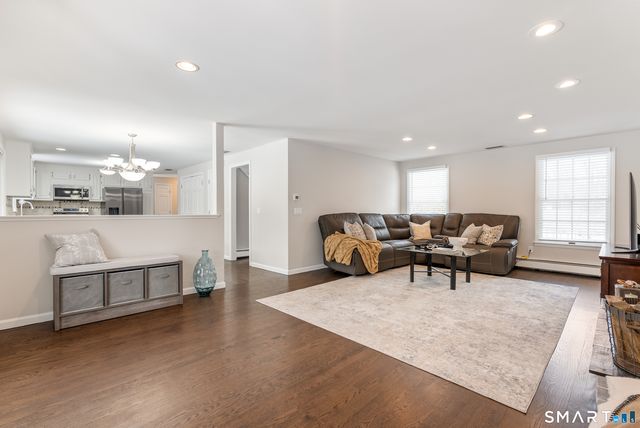 7 Hadley Drive, Avon, CT 06001