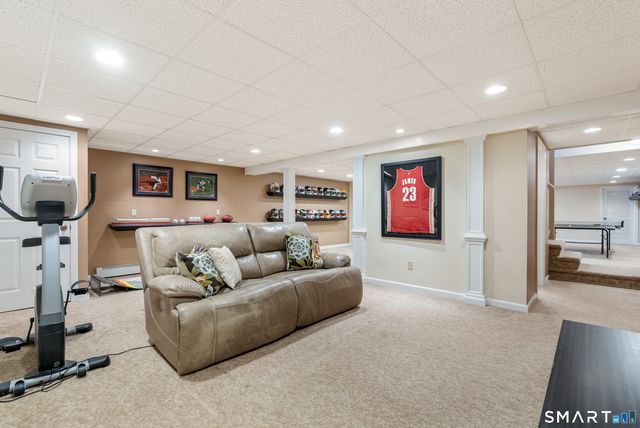 7 Hadley Drive, Avon, CT 06001