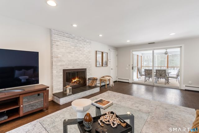 7 Hadley Drive, Avon, CT 06001