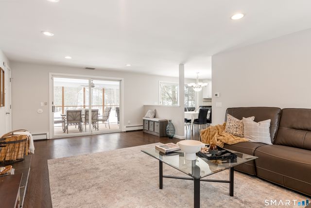 7 Hadley Drive, Avon, CT 06001