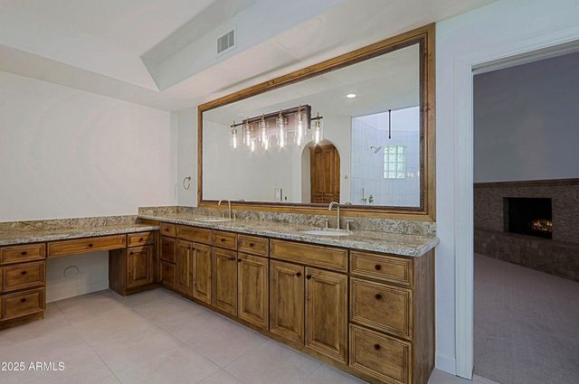 10040 E HAPPY VALLEY Road 204, Scottsdale, AZ 85255