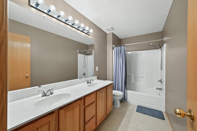 7803 Oak Court, Lino Lakes, MN 55014