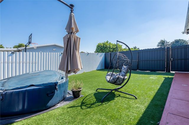 1031 NE 213th Ter, Miami, FL 33179