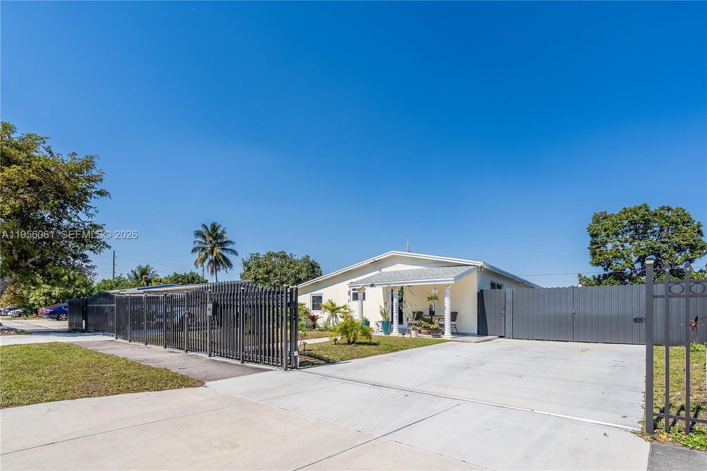 1031 NE 213th Ter, Miami, FL 33179