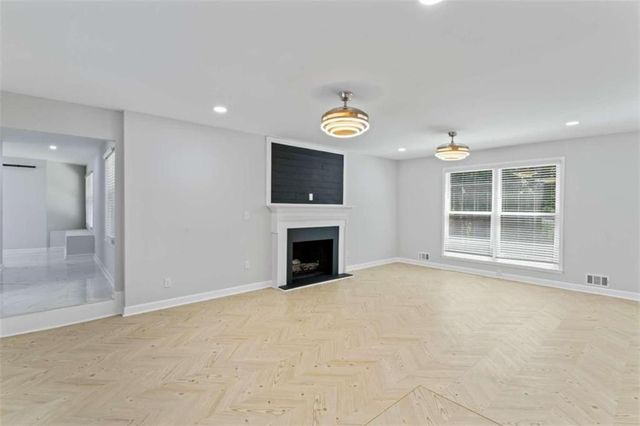 2023 Stoneleigh Drive, Stone Mountain, GA 30087