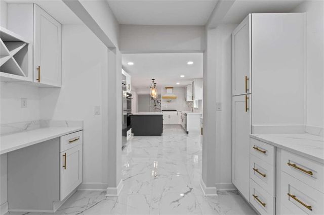 2023 Stoneleigh Drive, Stone Mountain, GA 30087