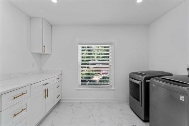 2023 Stoneleigh Drive, Stone Mountain, GA 30087