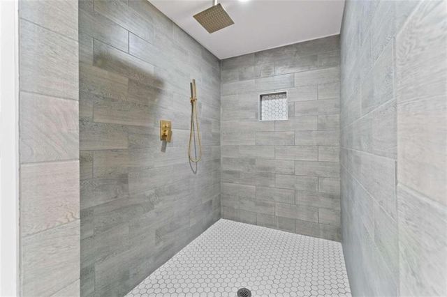 2023 Stoneleigh Drive, Stone Mountain, GA 30087