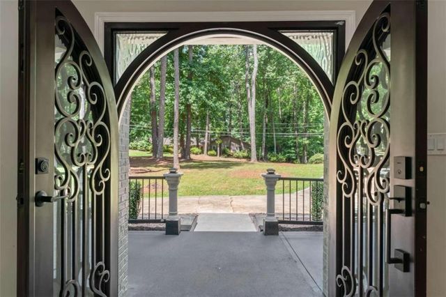 2023 Stoneleigh Drive, Stone Mountain, GA 30087