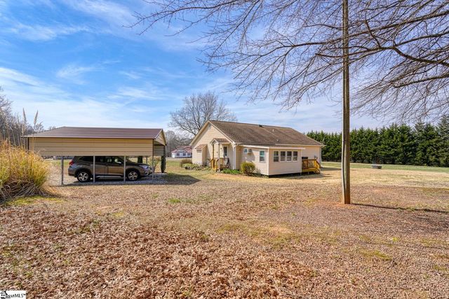 750 Goodjoin Road, Campobello, SC 29322