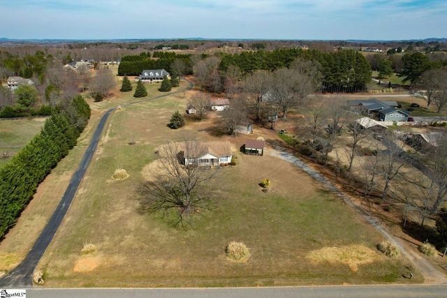 750 Goodjoin Road, Campobello, SC 29322