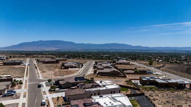 7819 Aguila Street NW, Albuquerque, NM 87120