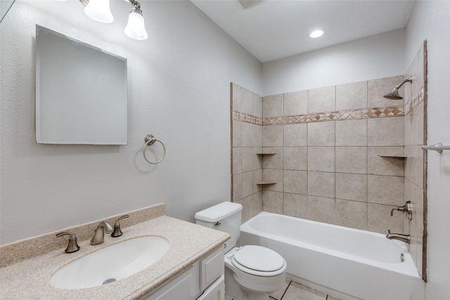 3814 Drakestone Avenue, Rowlett, TX 75088