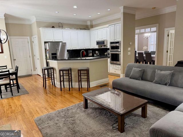 906 Wescott Lane, Atlanta, GA 30319