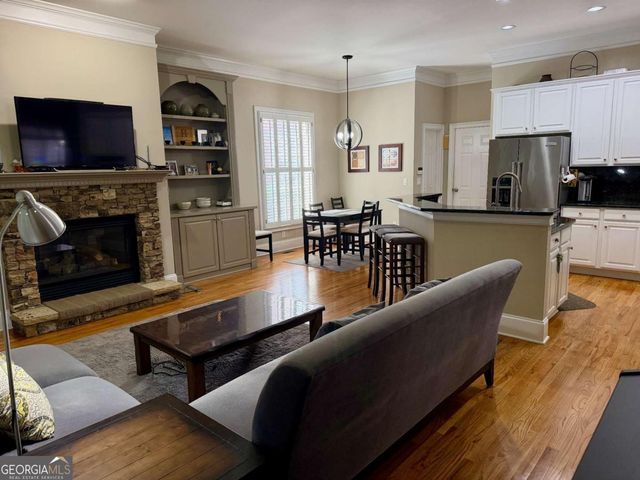 906 Wescott Lane, Atlanta, GA 30319
