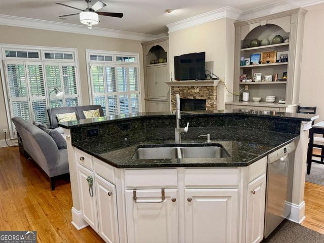 906 Wescott Lane, Atlanta, GA 30319