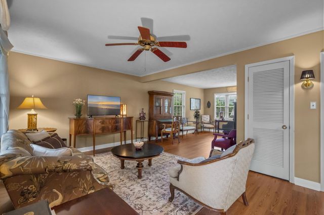 313 N Oak Dr., Surfside Beach, SC 29575