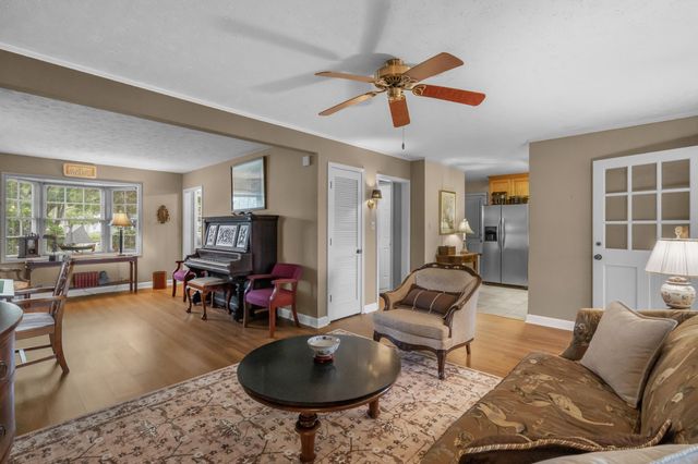 313 N Oak Dr., Surfside Beach, SC 29575