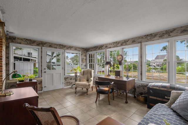 313 N Oak Dr., Surfside Beach, SC 29575