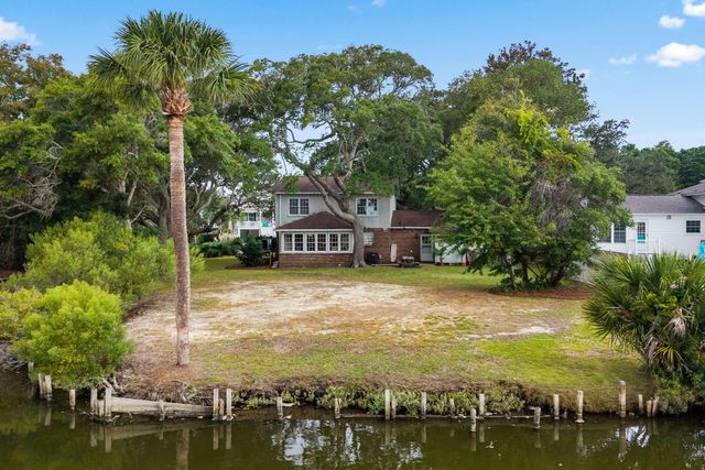 313 N Oak Dr., Surfside Beach, SC 29575