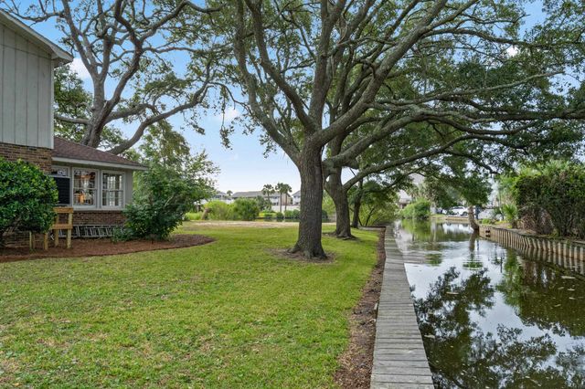 313 N Oak Dr., Surfside Beach, SC 29575